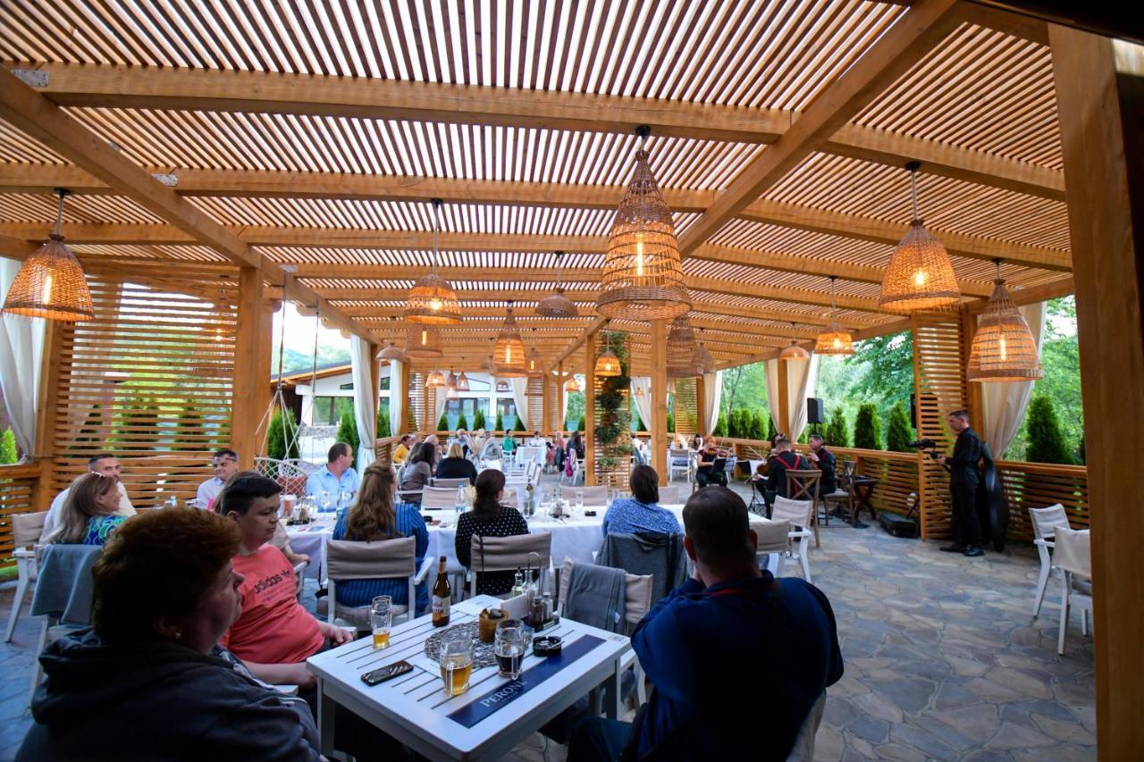 Hotel Yara Vişeu de Sus 외부 사진
